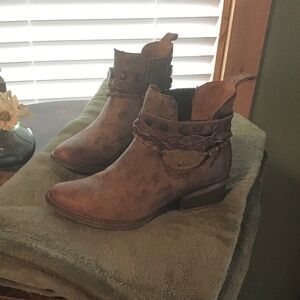 Circle G Harness Ankle Boots 7.5